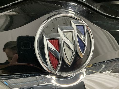 Used 2023 Buick Enclave Essence image 30