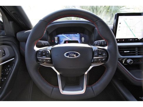 Used 2025 Ford Explorer ST-Line image 14