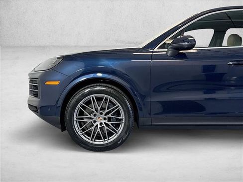 Used 2026 Porsche Cayenne AWD/4WD image 29