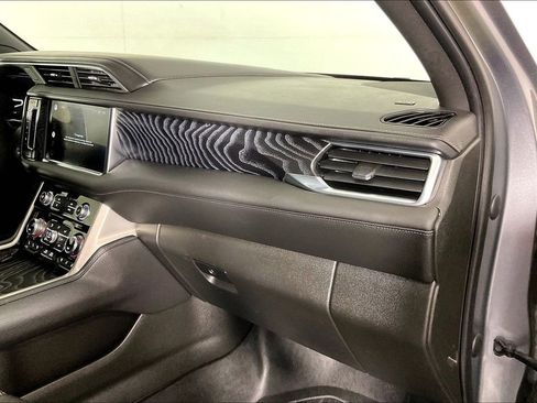 Used 2022 GMC Yukon Denali AWD/4WD image 21