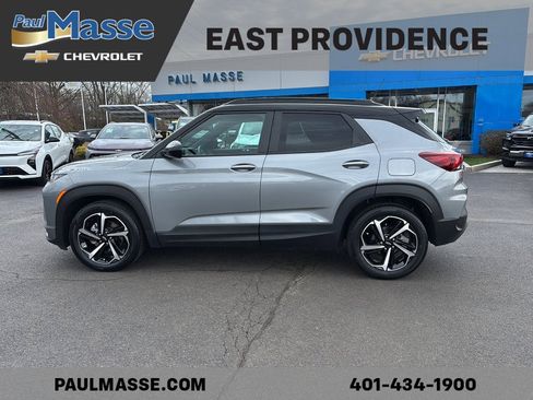 Used 2023 Chevrolet TrailBlazer RS w/ Sun and Liftgate Package image 4