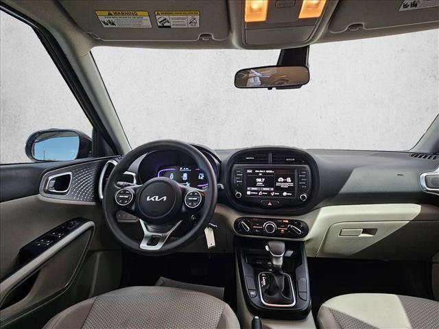 Used 2025 Kia Soul LX FWD image 17