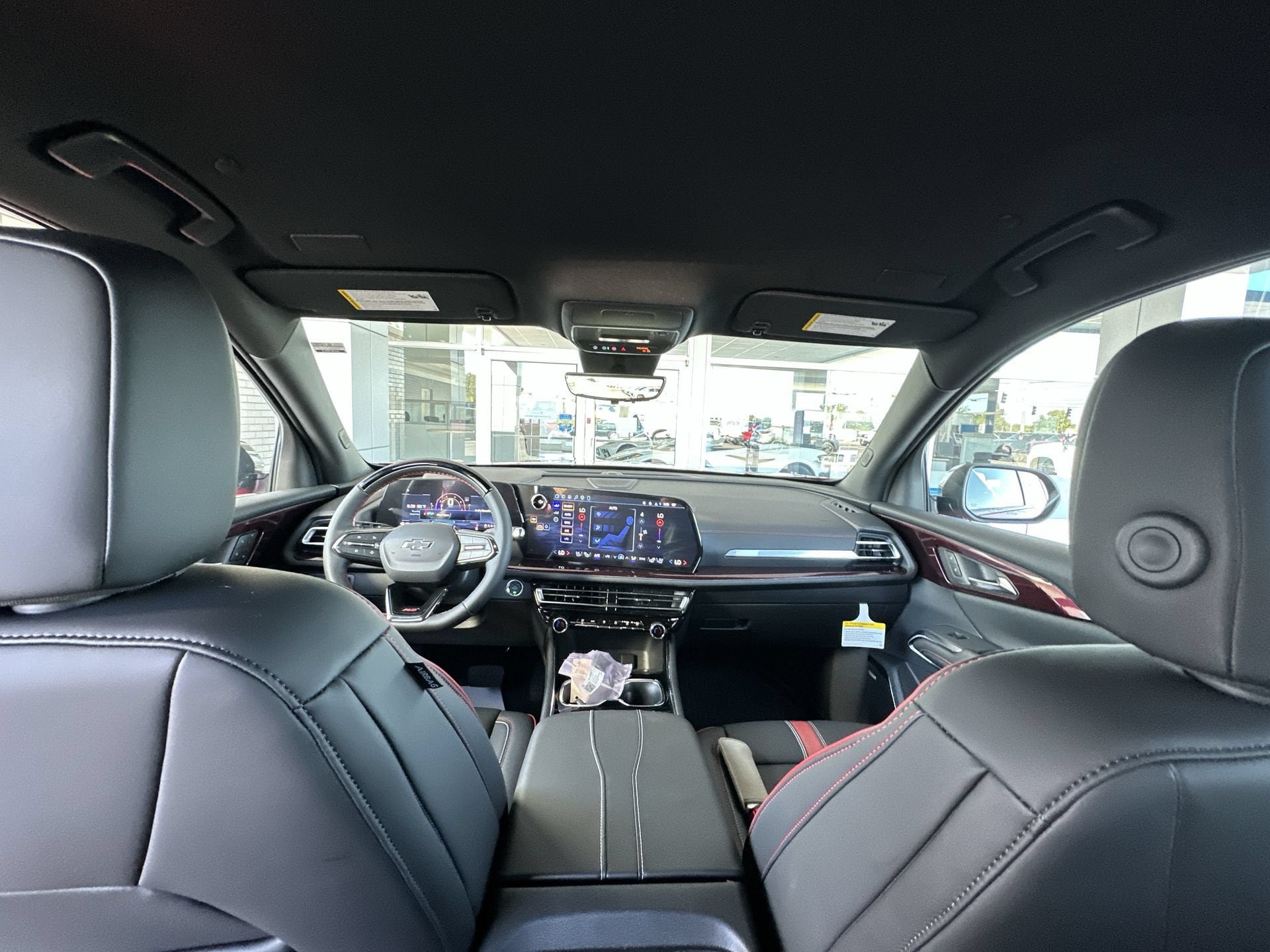 New 2027 Chevrolet Traverse RS w/ LPO, Floor Liner Package FWD image 20