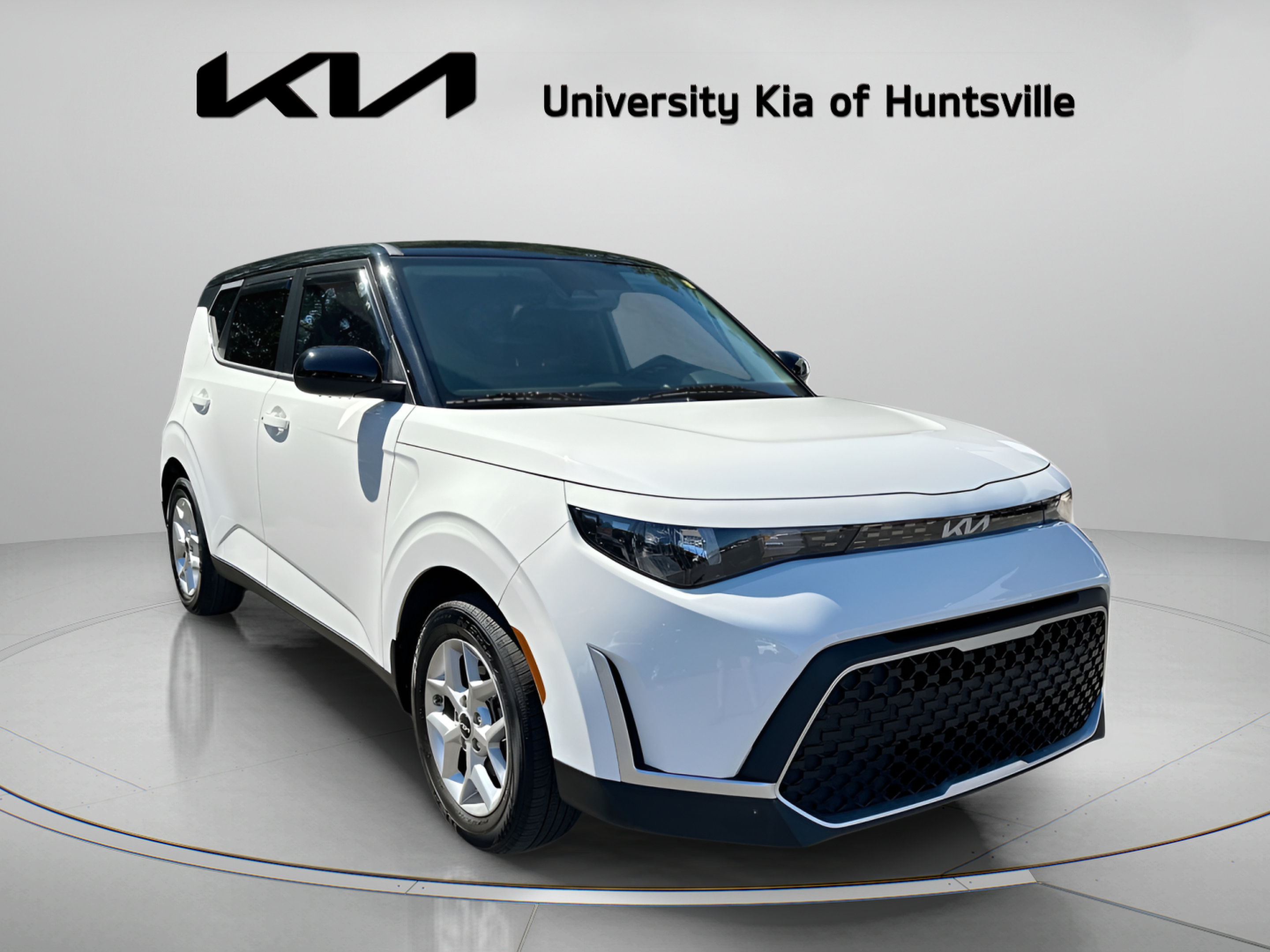 Used 2024 Kia Soul S FWD image 2