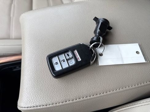 Used 2022 Honda CR-V Touring image 30