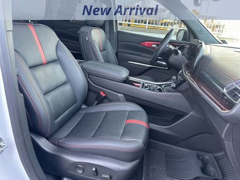 Certified 2024 Chevrolet Traverse RS image 9