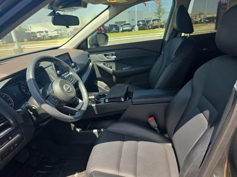 Used 2023 Nissan Rogue SV w/ SV Premium B Package FWD image 12