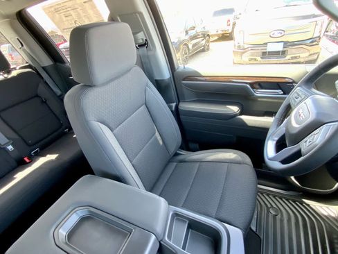 New 2026 GMC Sierra 1500 Elevation image 30