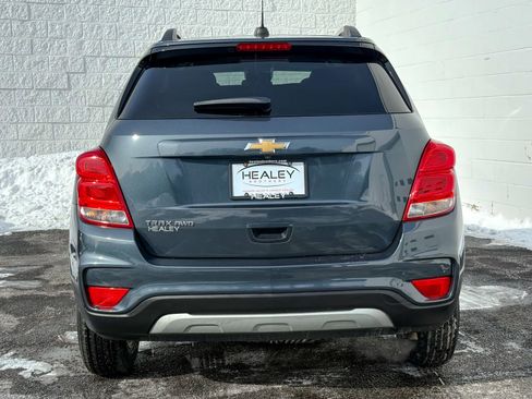 Used 2022 Chevrolet Trax LT w/ LT Convenience Package image 6
