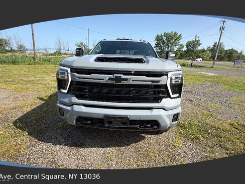 Used 2024 Chevrolet Silverado 3500 LTZ w/ LTZ Plus Package AWD/4WD image 3
