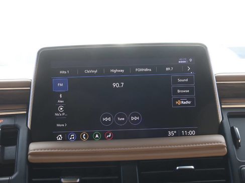 Used 2021 Chevrolet Suburban Premier image 21