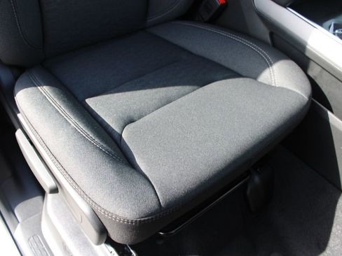 New 2026 RAM 1500 4x4 Crew Cab image 11