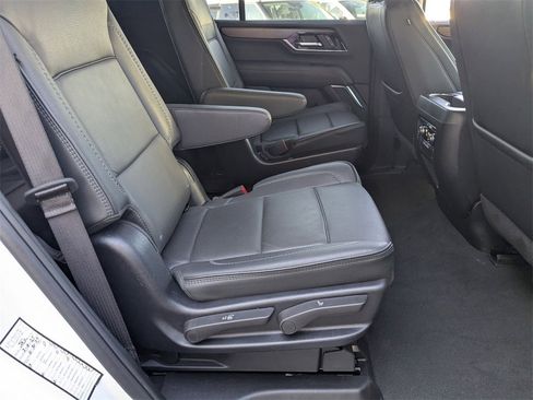 Used 2025 GMC Yukon Denali image 31