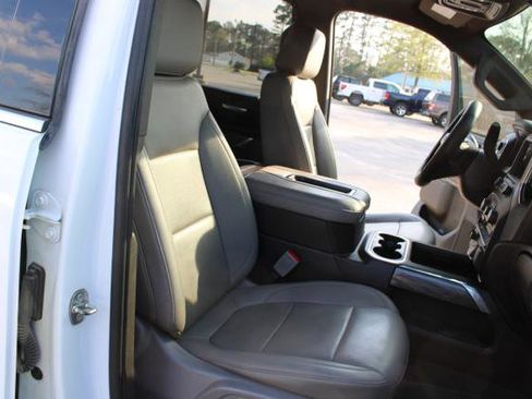 Used 2022 Chevrolet Silverado 2500 LTZ w/ LTZ Convenience Package image 19