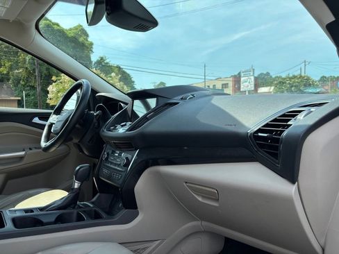 Used 2018 Ford Escape Titanium w/ Ford Safe & Smart Package AWD/4WD image 26