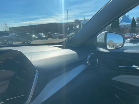 Used 2025 Chevrolet Trax LT image 33