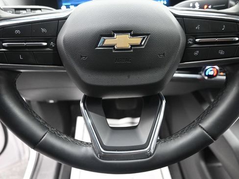 Used 2025 Chevrolet Equinox LT w/ Convenience Package II AWD/4WD image 17