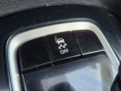 Used 2021 Toyota Corolla LE image 21