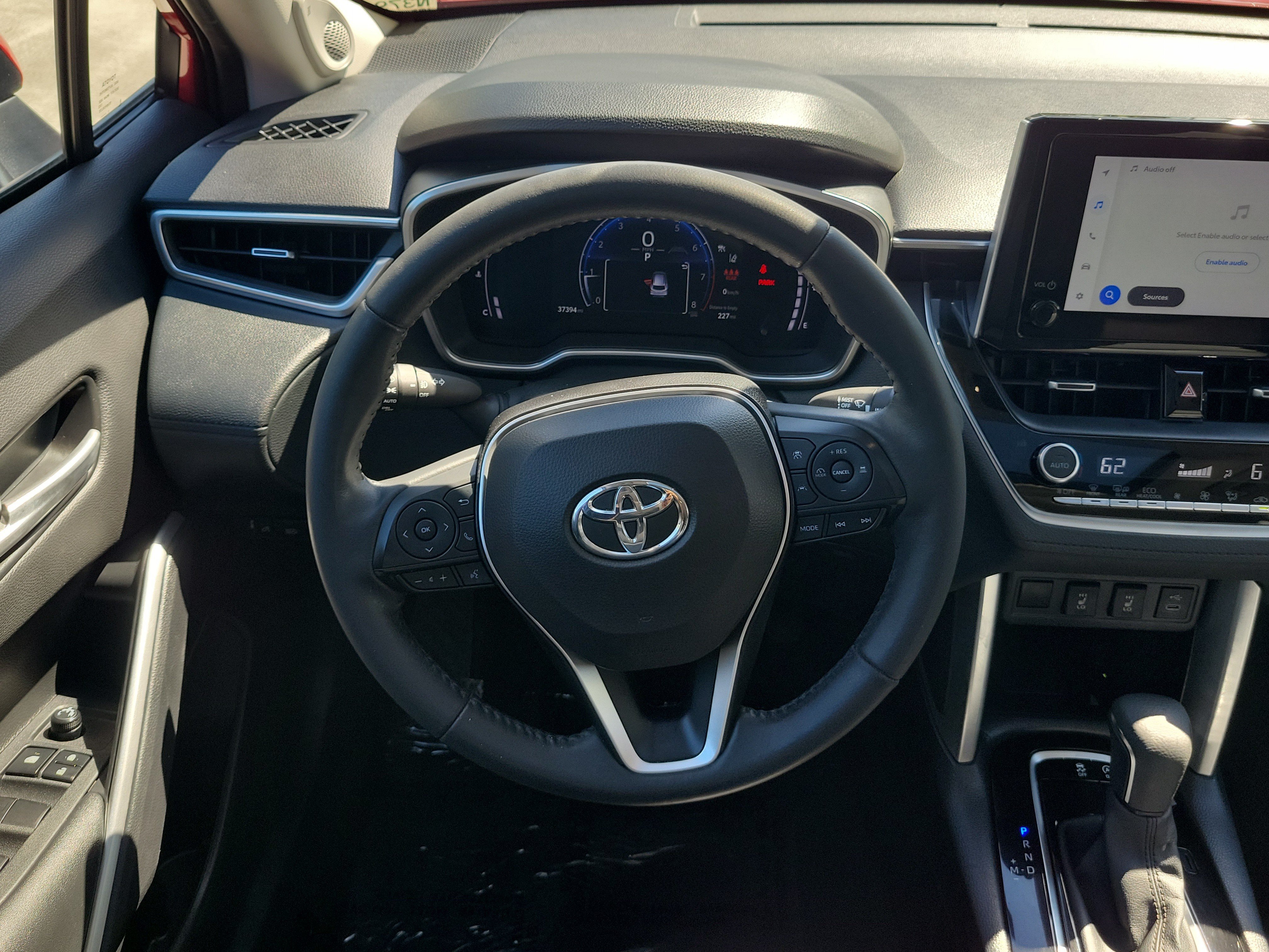 Used 2023 Toyota Corolla Cross XLE w/ Convenience Package FWD image 19