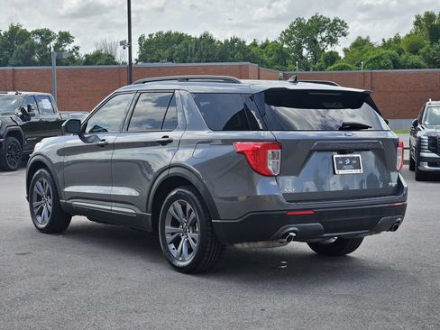 Used 2022 Ford Explorer XLT w/ Equipment Group 202A RWD image 3