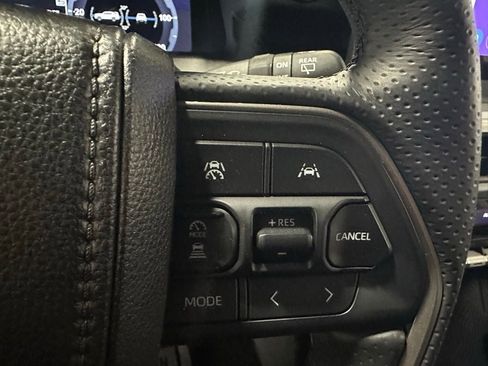Used 2025 Toyota 4Runner TRD Sport AWD/4WD image 19