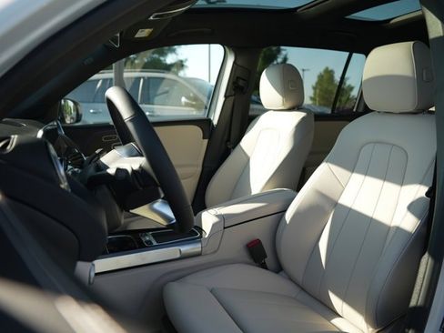 Certified 2026 Mercedes-Benz GLB 250 4MATIC image 37