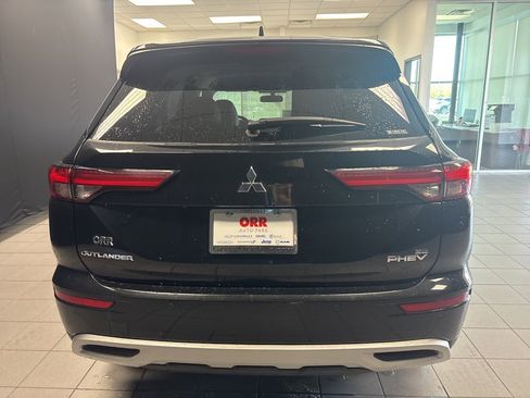 Used 2023 Mitsubishi Outlander SE image 4