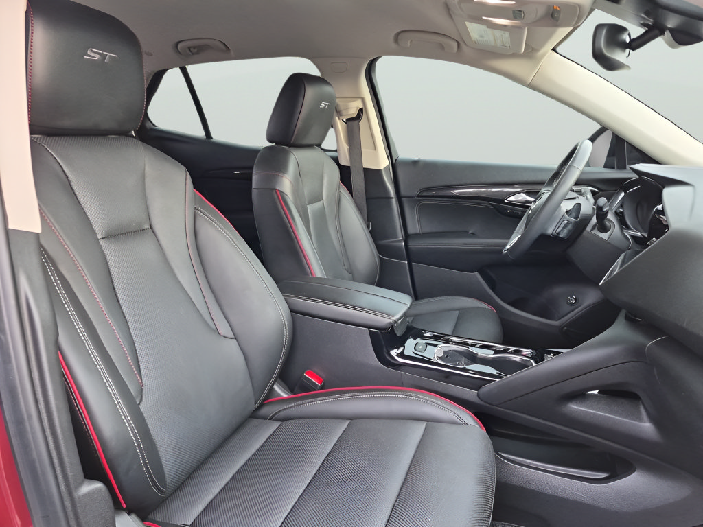 Used 2023 Buick Envision Essence w/ Sport Touring Package FWD image 34