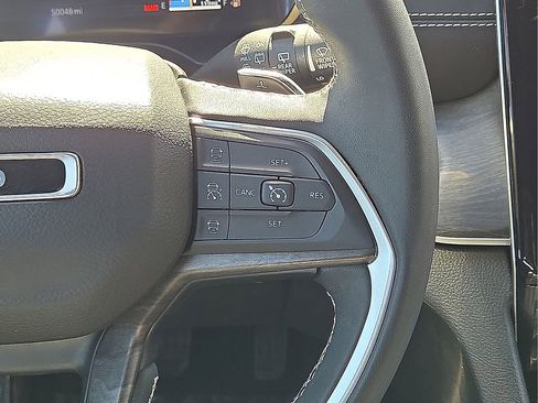 Used 2024 Jeep Grand Cherokee L Limited w/ Luxury Tech Group II image 22