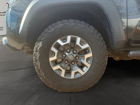 Used 2019 Toyota Tacoma TRD Off-Road image 14