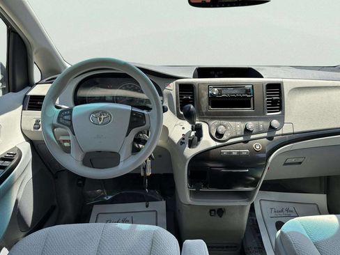 Used 2011 Toyota Sienna LE FWD image 20