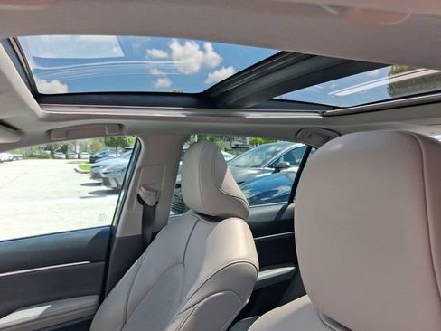 Used 2022 Toyota Camry XLE image 13