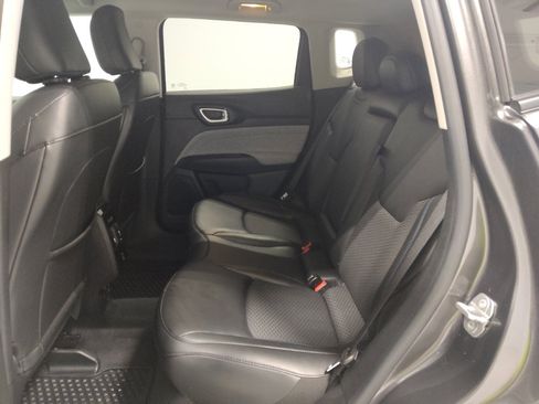 Used 2022 Jeep Compass Latitude w/ Convenience Group AWD/4WD image 18
