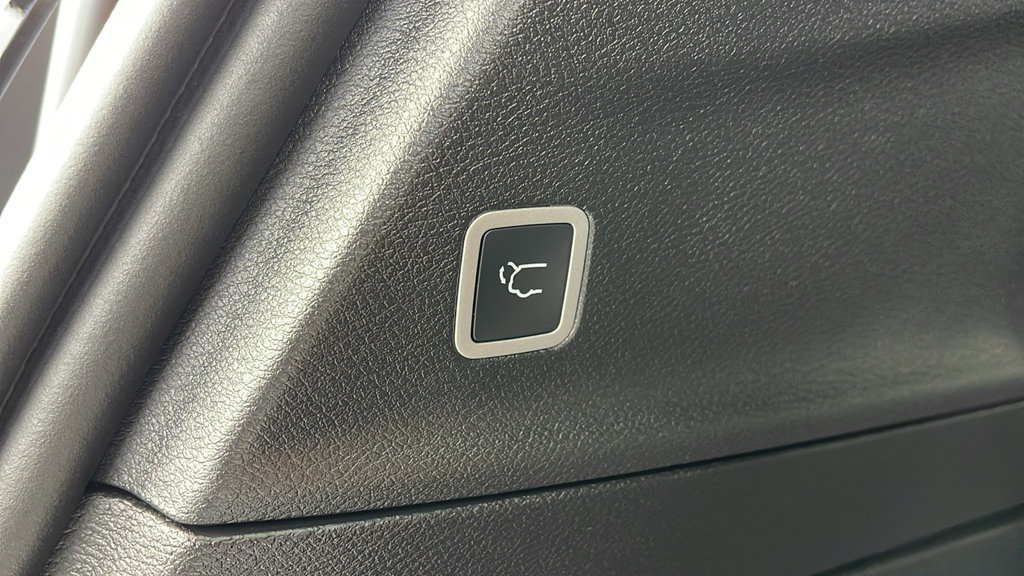 Used 2026 Chrysler Pacifica Select FWD image 33