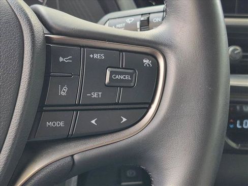 Used 2024 Lexus UX 250h FWD image 13