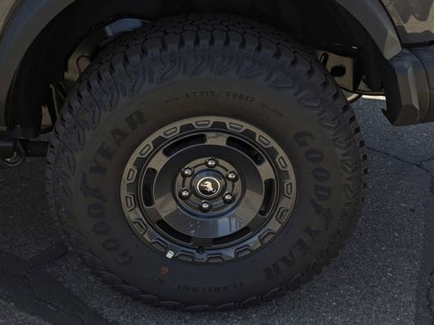 New 2025 Ford Bronco Badlands w/ Sasquatch Package AWD/4WD image 7