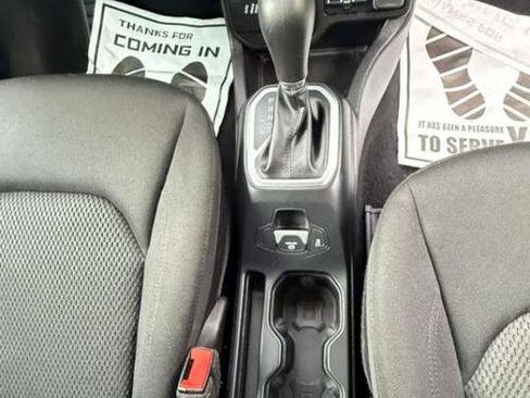 Used 2020 Jeep Renegade Altitude AWD/4WD image 6