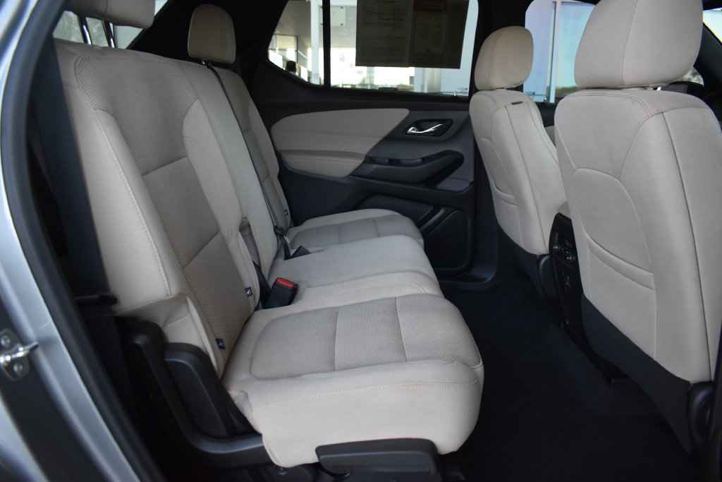 Used 2024 Chevrolet Traverse LS FWD image 17