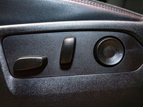 Used 2025 Chevrolet Suburban RST w/ Comfort Package image 20