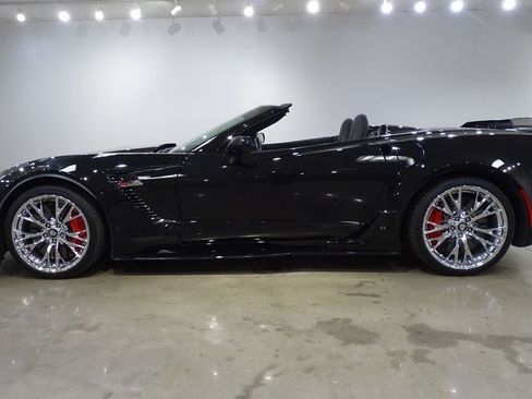 Used 2016 Chevrolet Corvette Z06 w/ 3LZ Preferred Equipment Group RWD image 6