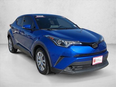 Certified 2019 Toyota C-HR LE image 3