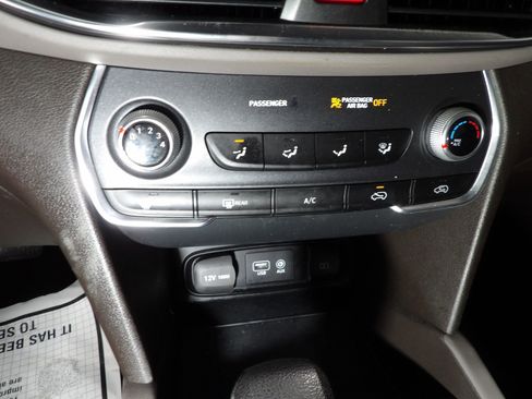 Used 2019 Hyundai Santa Fe SE FWD image 13