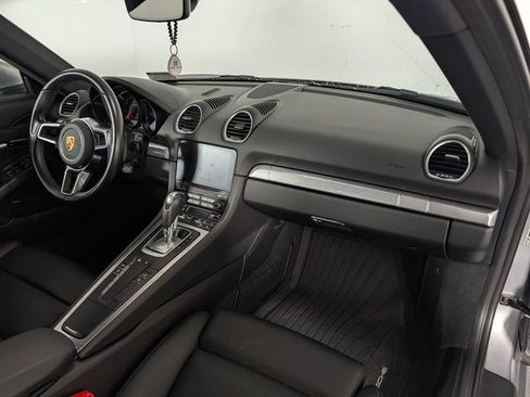 Used 2018 Porsche 718 Cayman image 17