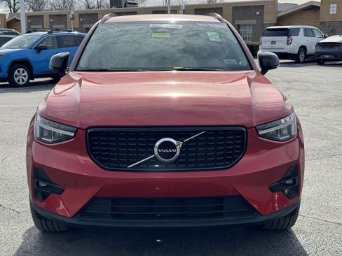 Used 2023 Volvo XC40 B5 Plus image 14