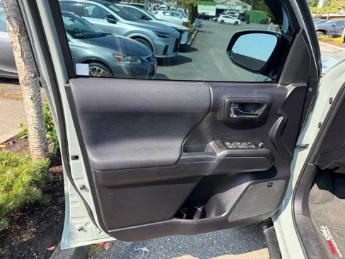 Used 2021 Toyota Tacoma TRD Pro AWD/4WD image 9