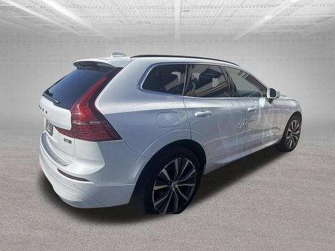 Used 2022 Volvo XC60 B5 Momentum w/ Climate Package AWD/4WD image 12
