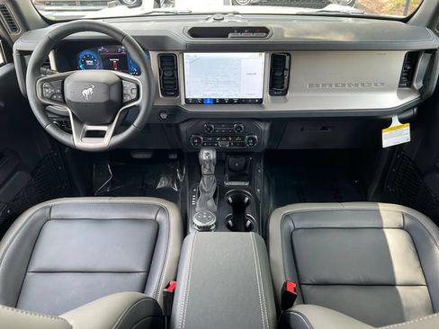 Used 2026 Ford Bronco Outer Banks AWD/4WD image 25