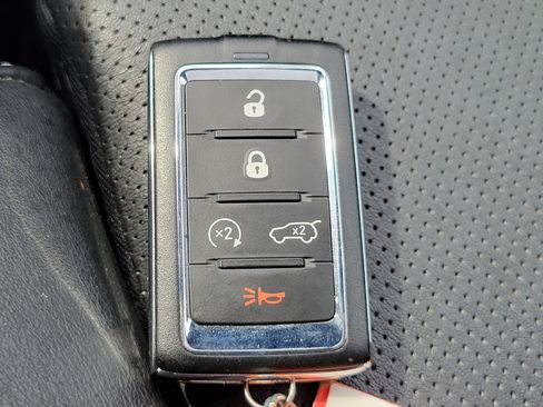 Used 2023 Jeep Grand Cherokee Overland w/ Advanced Protech Group III AWD/4WD image 20
