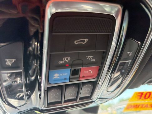 Used 2021 Jeep Grand Cherokee L Overland w/ Luxury Tech Group IV AWD/4WD image 20