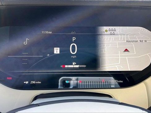 Used 2025 Land Rover Range Rover Long Wheelbase SE image 24